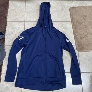 Nike women’s therma hoodie